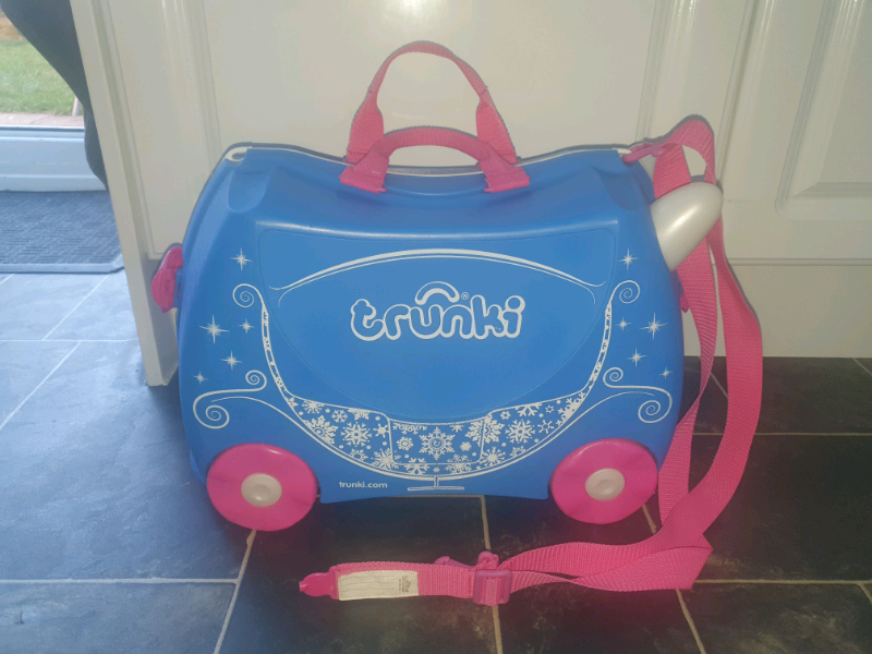 Princess carriage Trunki suitcase | in 